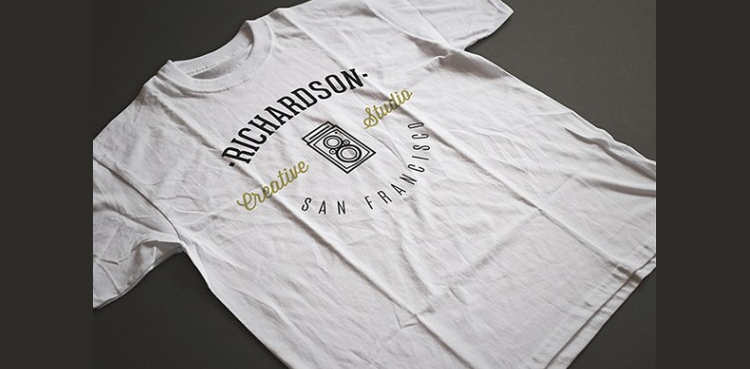 photorealistic-t-shirt-mockup-psd