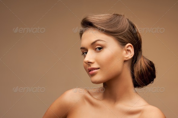 Cute and Elegant Look of Woman for Hair Style Designs